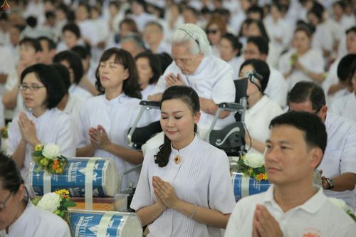 ภาพ No.24722:วันอาสาฬหบูชา ประจำปี 2559 ณ วัดพระธรรมกาย