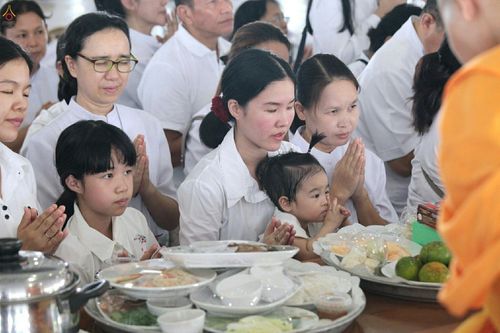 ภาพ No.24731:วันอาสาฬหบูชา ประจำปี 2559 ณ วัดพระธรรมกาย