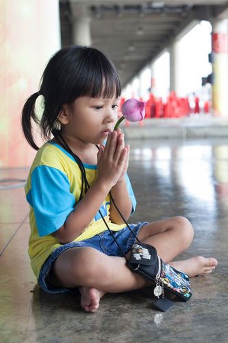 ภาพ No.38017:ตักบาตรพระบวชแสนเข้าพรรษา