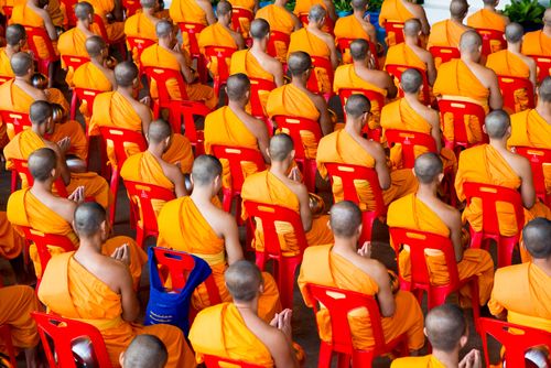 ภาพ No.38054:ตักบาตรพระบวชแสนเข้าพรรษา