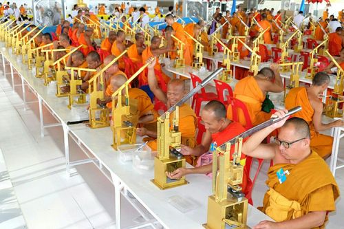 ภาพ No.24901:ประมวลภาพงานบุญวันสมาธิโลก ประจำปี 2559 ณ วัดพระธรรมกาย