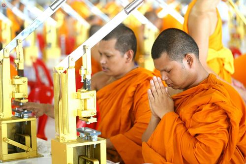 ภาพ No.24902:ประมวลภาพงานบุญวันสมาธิโลก ประจำปี 2559 ณ วัดพระธรรมกาย