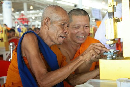 ภาพ No.24976:ประมวลภาพงานบุญวันสมาธิโลก ประจำปี 2559 ณ วัดพระธรรมกาย