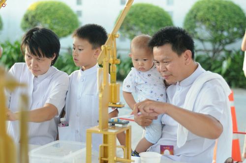 ภาพ No.24974:ประมวลภาพงานบุญวันสมาธิโลก ประจำปี 2559 ณ วัดพระธรรมกาย