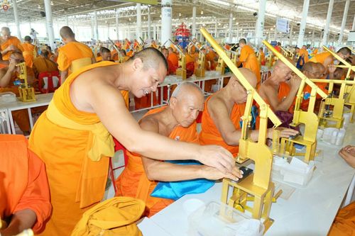 ภาพ No.24982:ประมวลภาพงานบุญวันสมาธิโลก ประจำปี 2559 ณ วัดพระธรรมกาย