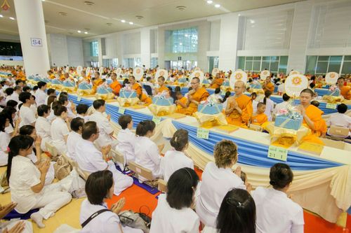 ภาพ No.25012:ประมวลภาพงานบุญวันสมาธิโลก ประจำปี 2559 ณ วัดพระธรรมกาย
