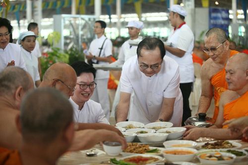 ภาพ No.25024:ประมวลภาพงานบุญวันสมาธิโลก ประจำปี 2559 ณ วัดพระธรรมกาย