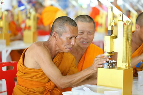 ภาพ No.25029:ประมวลภาพงานบุญวันสมาธิโลก ประจำปี 2559 ณ วัดพระธรรมกาย