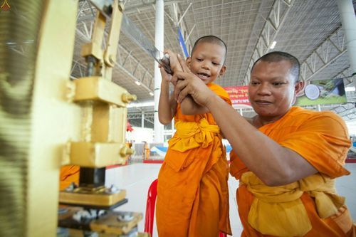ภาพ No.25049:ประมวลภาพงานบุญวันสมาธิโลก ประจำปี 2559 ณ วัดพระธรรมกาย