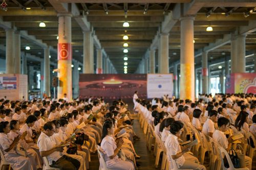 ภาพ No.25057:ประมวลภาพงานบุญวันสมาธิโลก ประจำปี 2559 ณ วัดพระธรรมกาย