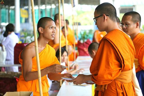 ภาพ No.25071:ประมวลภาพงานบุญวันสมาธิโลก ประจำปี 2559 ณ วัดพระธรรมกาย