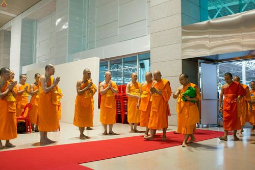 ภาพ No.25075:ประมวลภาพงานบุญวันสมาธิโลก ประจำปี 2559 ณ วัดพระธรรมกาย