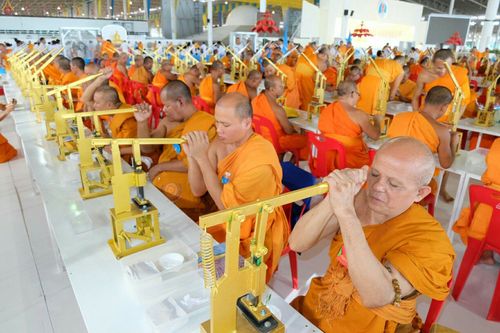 ภาพ No.25099:ประมวลภาพงานบุญวันสมาธิโลก ประจำปี 2559 ณ วัดพระธรรมกาย