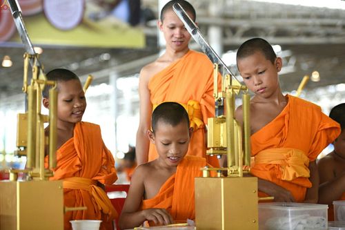 ภาพ No.25119:ประมวลภาพงานบุญวันสมาธิโลก ประจำปี 2559 ณ วัดพระธรรมกาย