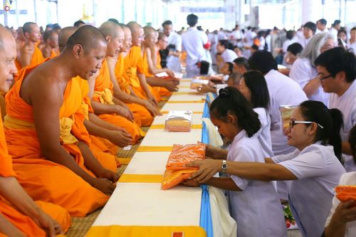 ภาพ No.25292:ประมวลภาพงานบุญวันธรรมชัย 27 สิงหาคม พ.ศ. 2559