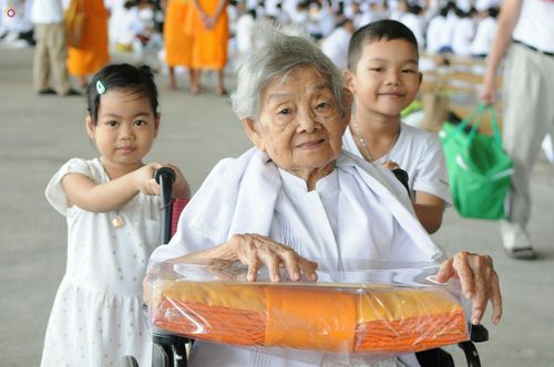 ภาพ No.25306:ประมวลภาพงานบุญวันธรรมชัย 27 สิงหาคม พ.ศ. 2559