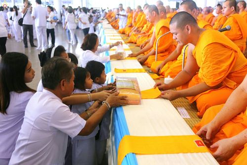 ภาพ No.25324:ประมวลภาพงานบุญวันธรรมชัย 27 สิงหาคม พ.ศ. 2559