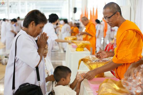 ภาพ No.25203:ประมวลภาพงานบุญวันธรรมชัย 27 สิงหาคม พ.ศ. 2559