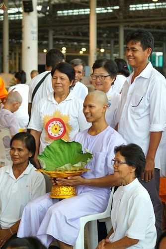 ภาพ No.25333:ประมวลภาพพิธีตัดปอยผมรุ่นบูชาธรรม 99 ปี วันครูผู้ค้นพบวิชชาธรรมกาย
