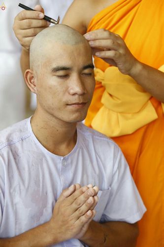 ภาพ No.25336:ประมวลภาพพิธีตัดปอยผมรุ่นบูชาธรรม 99 ปี วันครูผู้ค้นพบวิชชาธรรมกาย