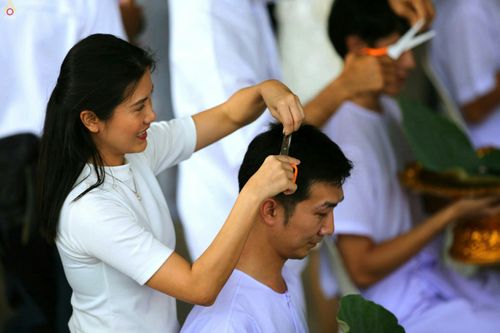 ภาพ No.25344:ประมวลภาพพิธีตัดปอยผมรุ่นบูชาธรรม 99 ปี วันครูผู้ค้นพบวิชชาธรรมกาย