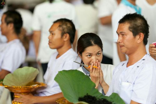 ภาพ No.25345:ประมวลภาพพิธีตัดปอยผมรุ่นบูชาธรรม 99 ปี วันครูผู้ค้นพบวิชชาธรรมกาย