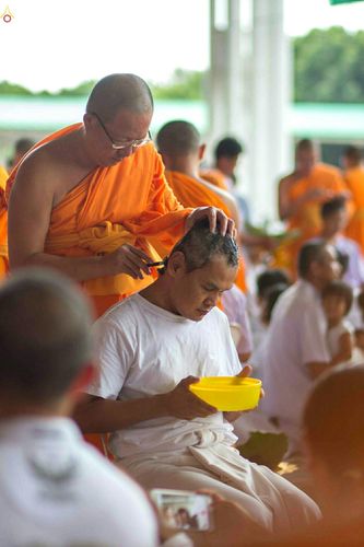 ภาพ No.25347:ประมวลภาพพิธีตัดปอยผมรุ่นบูชาธรรม 99 ปี วันครูผู้ค้นพบวิชชาธรรมกาย