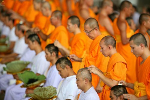 ภาพ No.25359:ประมวลภาพพิธีตัดปอยผมรุ่นบูชาธรรม 99 ปี วันครูผู้ค้นพบวิชชาธรรมกาย