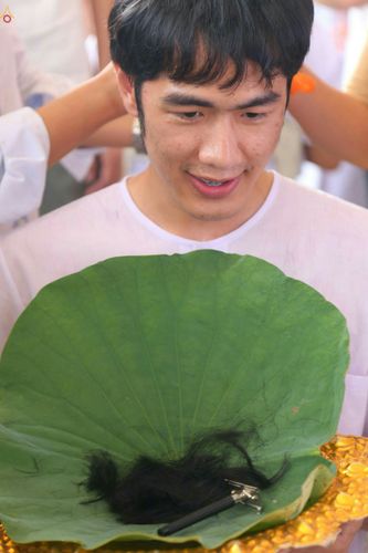 ภาพ No.25374:ประมวลภาพพิธีตัดปอยผมรุ่นบูชาธรรม 99 ปี วันครูผู้ค้นพบวิชชาธรรมกาย
