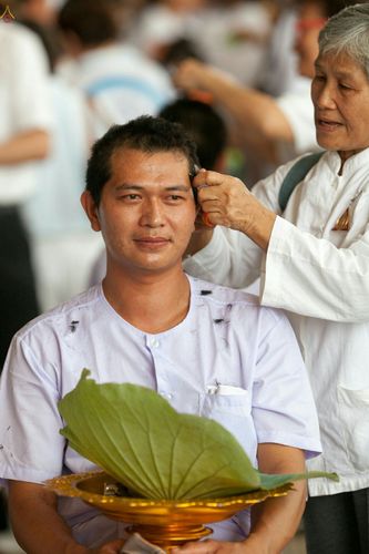 ภาพ No.25378:ประมวลภาพพิธีตัดปอยผมรุ่นบูชาธรรม 99 ปี วันครูผู้ค้นพบวิชชาธรรมกาย