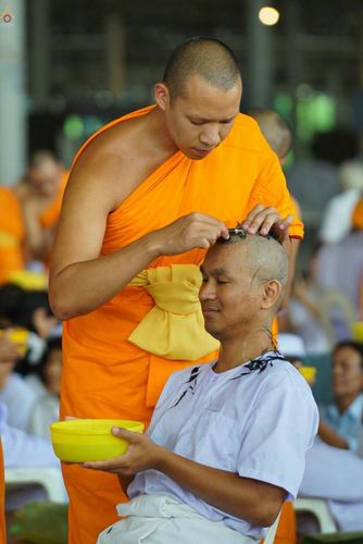 ภาพ No.25380:ประมวลภาพพิธีตัดปอยผมรุ่นบูชาธรรม 99 ปี วันครูผู้ค้นพบวิชชาธรรมกาย