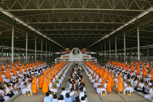 ภาพ No.25382:ประมวลภาพพิธีตัดปอยผมรุ่นบูชาธรรม 99 ปี วันครูผู้ค้นพบวิชชาธรรมกาย
