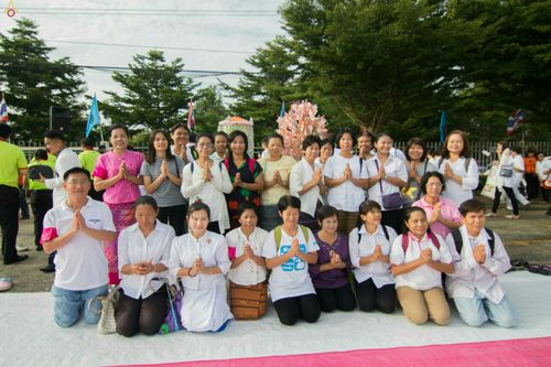 ภาพ No.25413:ประมวลภาพพิธีตักบาตรพระภิกษุ - สามเณร 309 รูป ณ อบต.คลองสาม