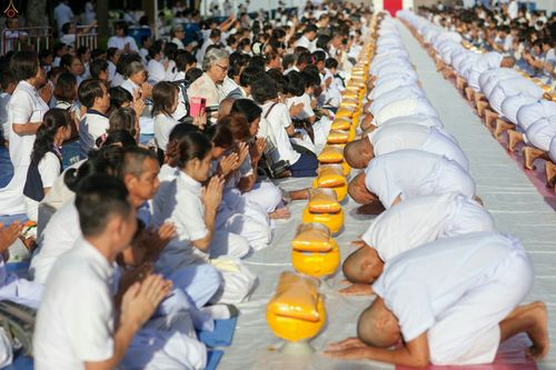 ภาพ No.25499:ประมวลภาพพิธีบรรพชาอุปสมบทรุ่นบูชาธรรม 99 ปี วันครูวิชชาธรรมกาย