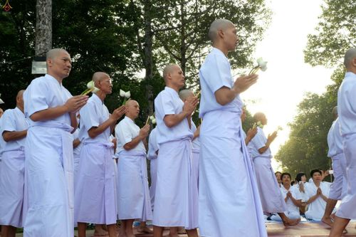 ภาพ No.25504:ประมวลภาพพิธีบรรพชาอุปสมบทรุ่นบูชาธรรม 99 ปี วันครูวิชชาธรรมกาย