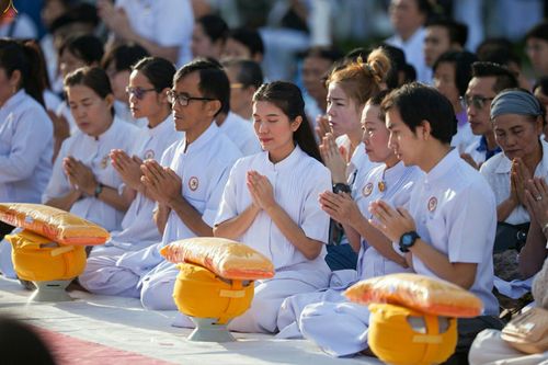 ภาพ No.25512:ประมวลภาพพิธีบรรพชาอุปสมบทรุ่นบูชาธรรม 99 ปี วันครูวิชชาธรรมกาย