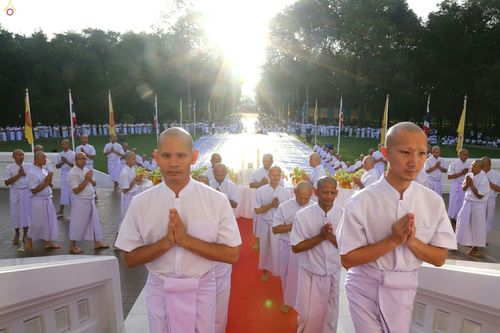ภาพ No.25521:ประมวลภาพพิธีบรรพชาอุปสมบทรุ่นบูชาธรรม 99 ปี วันครูวิชชาธรรมกาย