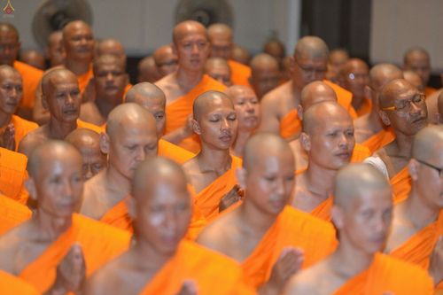 ภาพ No.25523:ประมวลภาพพิธีบรรพชาอุปสมบทรุ่นบูชาธรรม 99 ปี วันครูวิชชาธรรมกาย