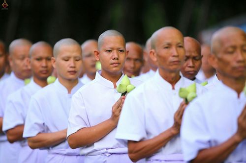 ภาพ No.25524:ประมวลภาพพิธีบรรพชาอุปสมบทรุ่นบูชาธรรม 99 ปี วันครูวิชชาธรรมกาย