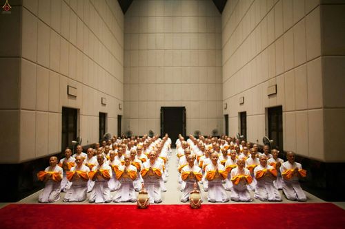 ภาพ No.25526:ประมวลภาพพิธีบรรพชาอุปสมบทรุ่นบูชาธรรม 99 ปี วันครูวิชชาธรรมกาย