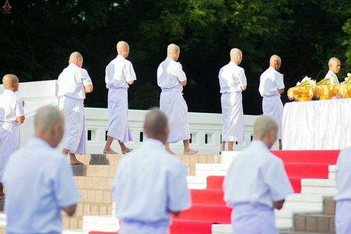 ภาพ No.25527:ประมวลภาพพิธีบรรพชาอุปสมบทรุ่นบูชาธรรม 99 ปี วันครูวิชชาธรรมกาย