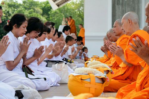 ภาพ No.25528:ประมวลภาพพิธีบรรพชาอุปสมบทรุ่นบูชาธรรม 99 ปี วันครูวิชชาธรรมกาย
