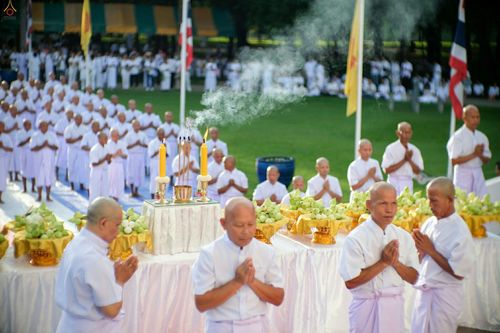 ภาพ No.25529:ประมวลภาพพิธีบรรพชาอุปสมบทรุ่นบูชาธรรม 99 ปี วันครูวิชชาธรรมกาย