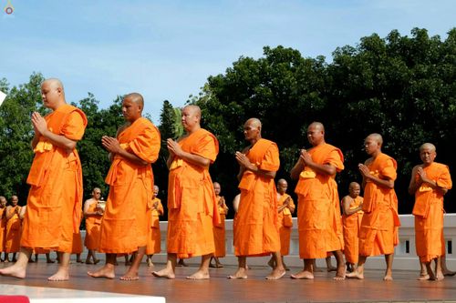 ภาพ No.25543:ประมวลภาพพิธีบรรพชาอุปสมบทรุ่นบูชาธรรม 99 ปี วันครูวิชชาธรรมกาย