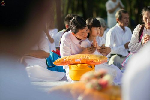 ภาพ No.25544:ประมวลภาพพิธีบรรพชาอุปสมบทรุ่นบูชาธรรม 99 ปี วันครูวิชชาธรรมกาย