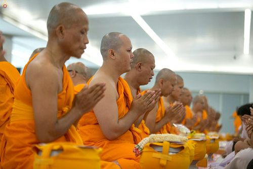 ภาพ No.25557:ประมวลภาพพิธีบรรพชาอุปสมบทรุ่นบูชาธรรม 99 ปี วันครูวิชชาธรรมกาย