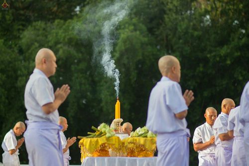 ภาพ No.25562:ประมวลภาพพิธีบรรพชาอุปสมบทรุ่นบูชาธรรม 99 ปี วันครูวิชชาธรรมกาย