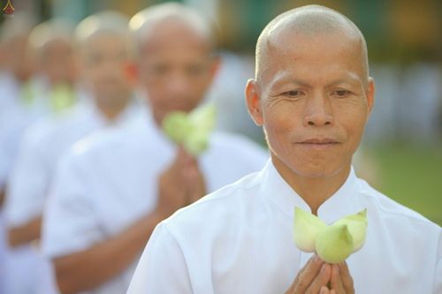 ภาพ No.25581:ประมวลภาพพิธีบรรพชาอุปสมบทรุ่นบูชาธรรม 99 ปี วันครูวิชชาธรรมกาย