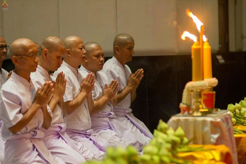 ภาพ No.25595:ประมวลภาพพิธีบรรพชาอุปสมบทรุ่นบูชาธรรม 99 ปี วันครูวิชชาธรรมกาย