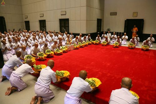 ภาพ No.25602:ประมวลภาพพิธีบรรพชาอุปสมบทรุ่นบูชาธรรม 99 ปี วันครูวิชชาธรรมกาย
